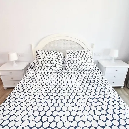 Vistas Al Mar Y Piscina 公寓 *