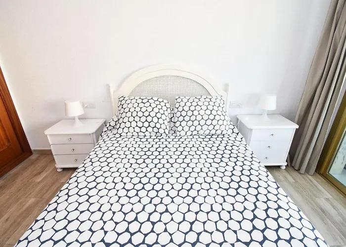 Vistas Al Mar Y Piscina Appartement *