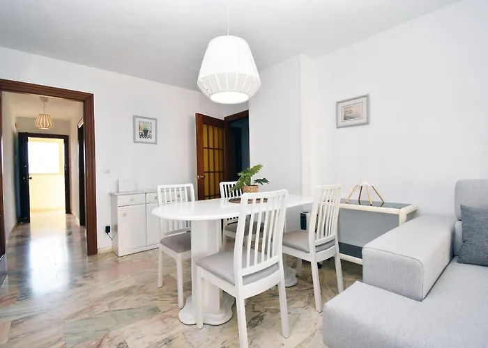 Vistas Al Mar Y Piscina アパート